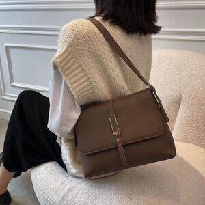 Retro-style crossbody bag